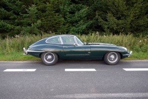 Jaguar E-type 4.2 seen straight from right side